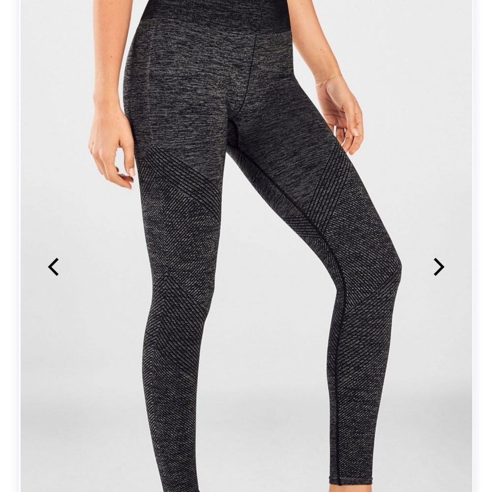 Fabletics Seamless Mid-Rise Leggings 7/8 Length
